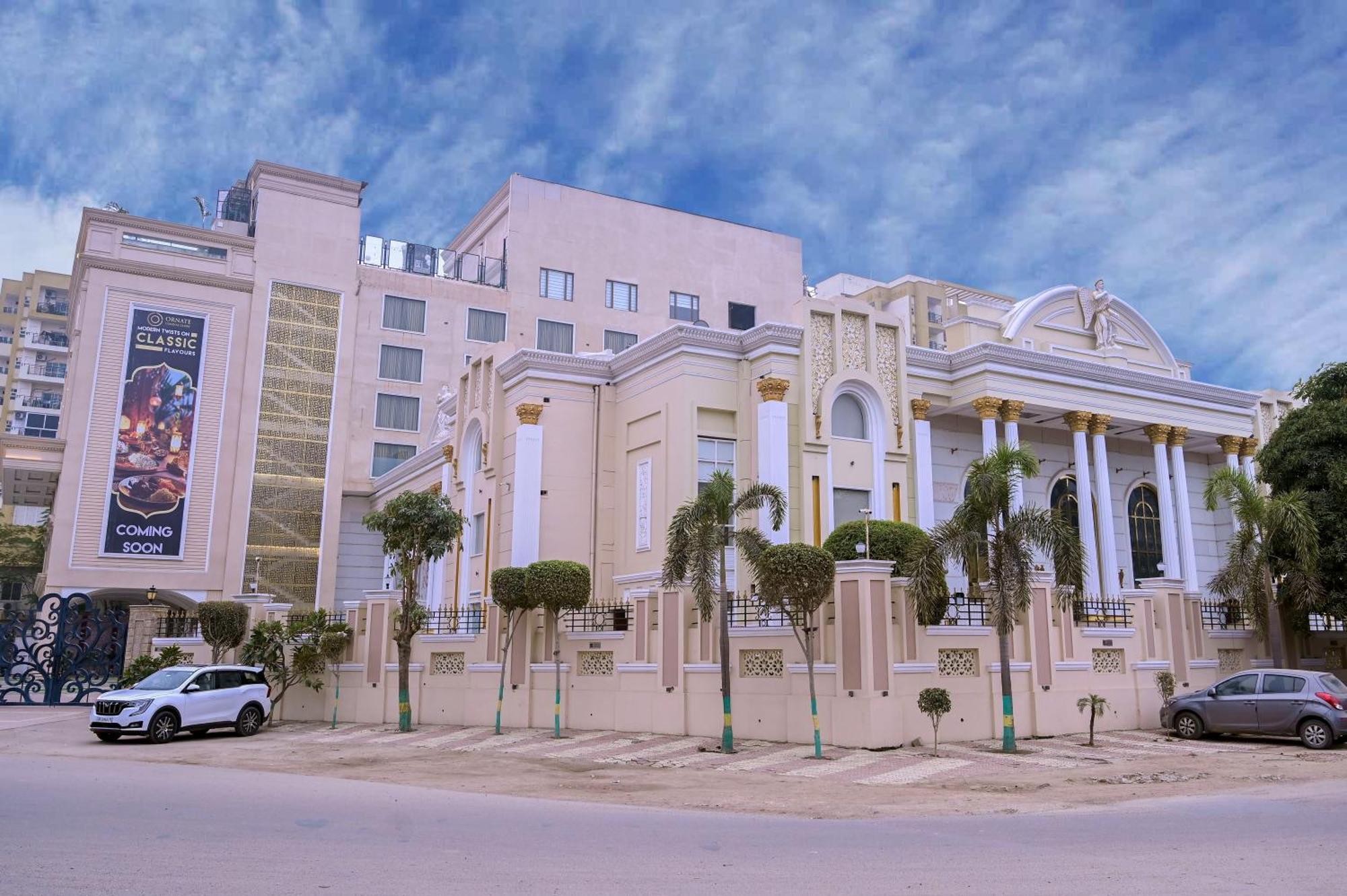 Ornate Lucknow Hotel Екстериор снимка