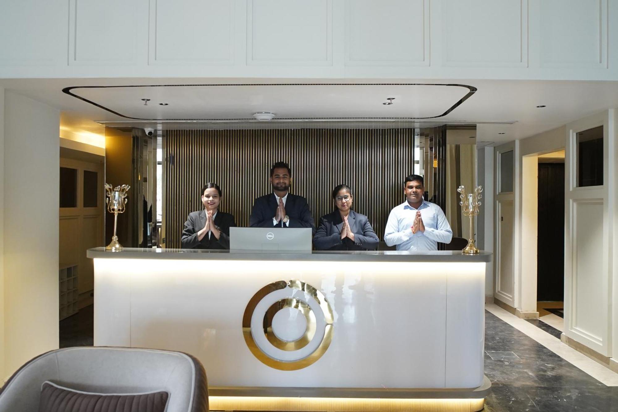 Ornate Lucknow Hotel Екстериор снимка